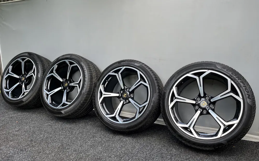 toate Jante originale LAMBORGHINI URUS 22” roti iarna 4ML601025P - imagine 1