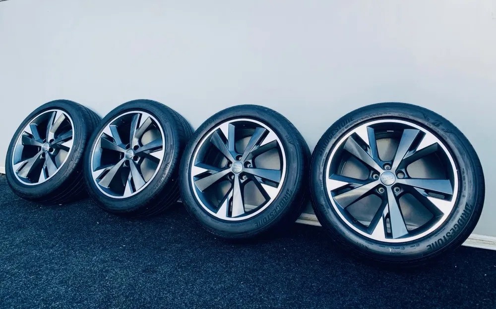 toate Jante originale Audi Q4 e tron F4 89A601025E 235/50/20 s line - imagine 1